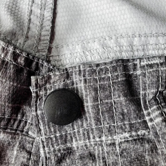 Lee Boys' Dungarees Grafton Cargo Short Gray and White Plaid Size 8 Regular - Picture 6 of 16